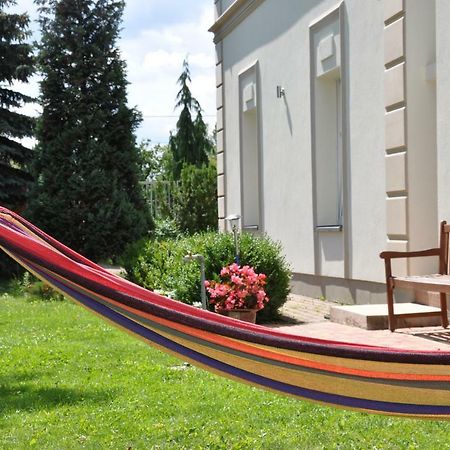Be Well 3-Rooms Apartment With Parking And Garden Varşovia Exterior foto