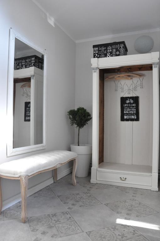 Be Well 3-Rooms Apartment With Parking And Garden Varşovia Exterior foto