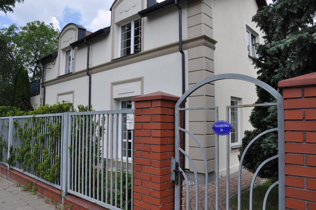 Be Well 3-Rooms Apartment With Parking And Garden Varşovia Exterior foto