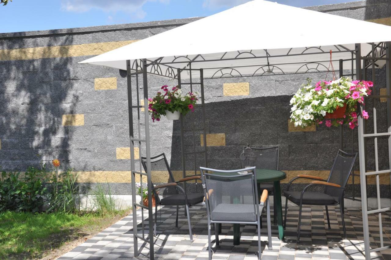 Be Well 3-Rooms Apartment With Parking And Garden Varşovia Exterior foto