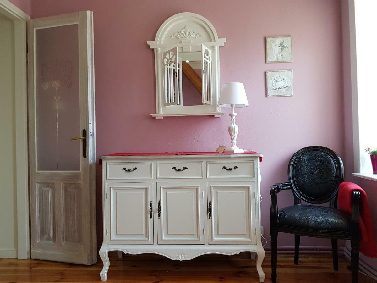Be Well 3-Rooms Apartment With Parking And Garden Varşovia Exterior foto