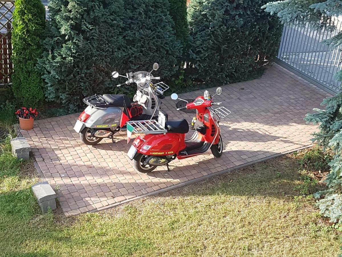 Be Well 3-Rooms Apartment With Parking And Garden Varşovia Exterior foto